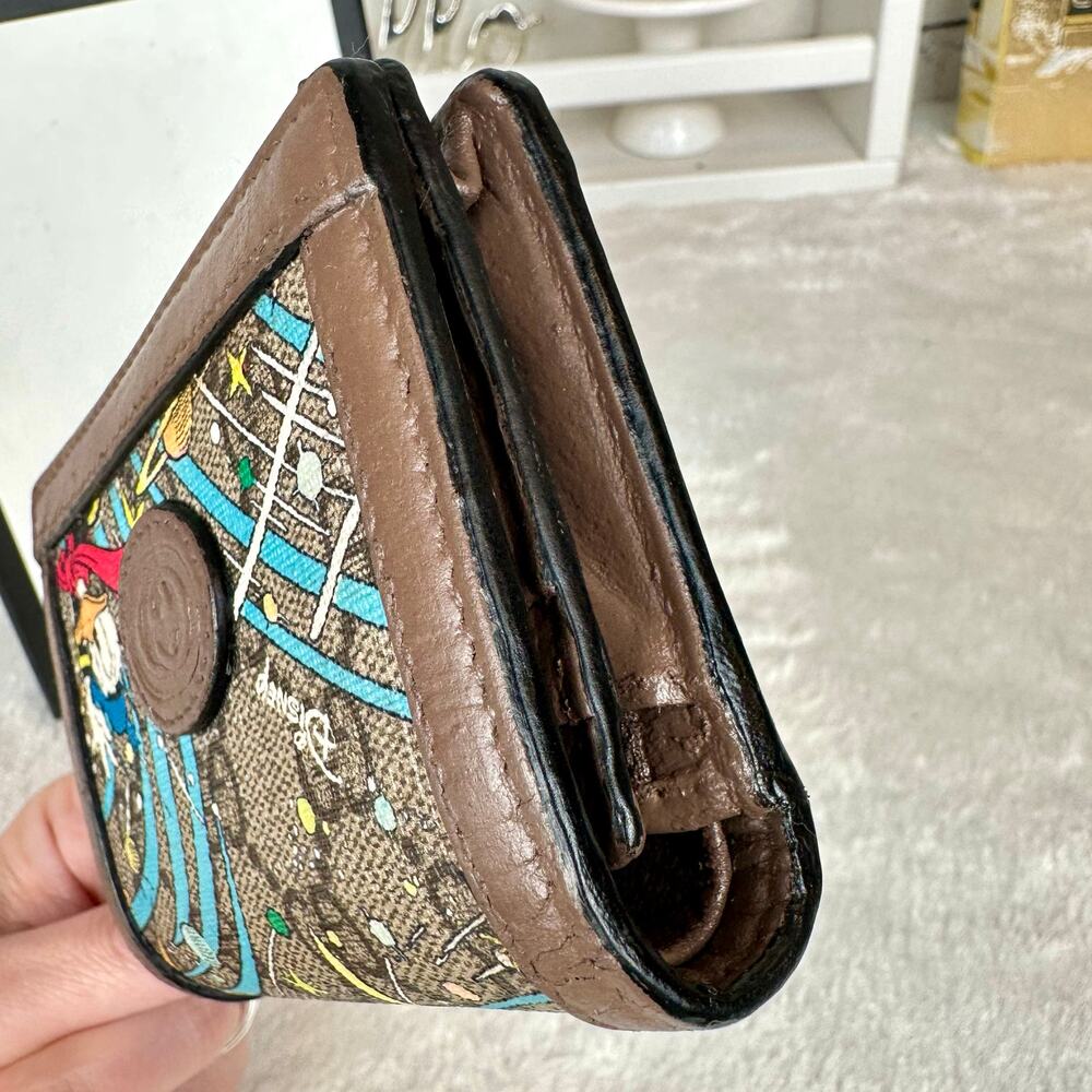 GUCCI + DISNEY Donald Duck Compact Wallet with wristlet chain RARE! with BOX - Picture 6 of 16